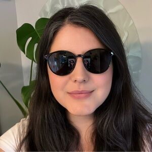 Meet Glasses Black Round Frame Dark Tint Sunglasses (1)